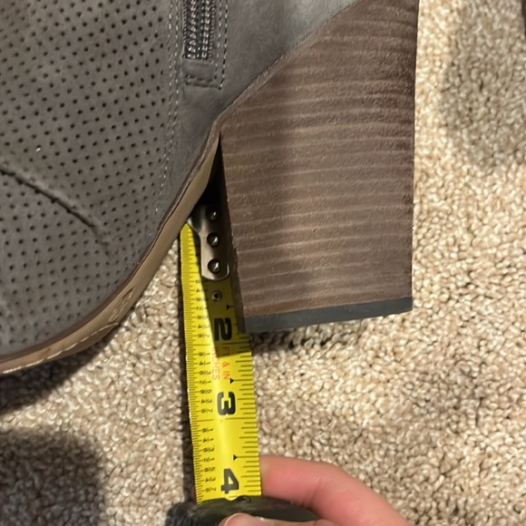 Vince Camuto open toed bootie - Picture 5 of 6